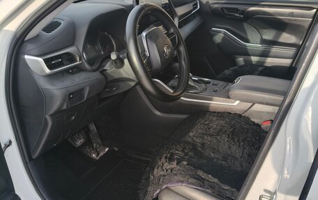 Toyota Highlander, 2021 год, 4 700 000 рублей, 5 фотография