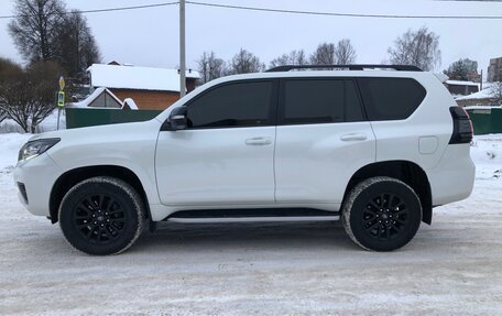 Toyota Land Cruiser Prado 150 рестайлинг 2, 2020 год, 6 200 000 рублей, 7 фотография