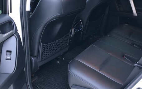 Toyota Land Cruiser Prado 150 рестайлинг 2, 2020 год, 6 200 000 рублей, 8 фотография