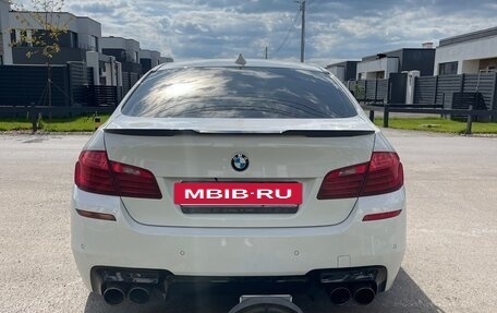 BMW 5 серия, 2015 год, 1 950 000 рублей, 3 фотография