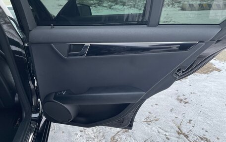 Mercedes-Benz C-Класс, 2010 год, 1 500 000 рублей, 15 фотография