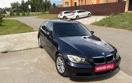 BMW 3 серия, 2005 год, 850 000 рублей, 2 фотография