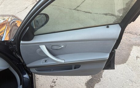 BMW 3 серия, 2005 год, 850 000 рублей, 16 фотография