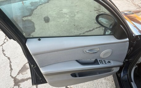 BMW 3 серия, 2005 год, 850 000 рублей, 23 фотография