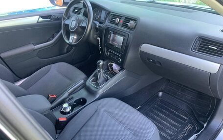 Volkswagen Jetta VI, 2012 год, 670 000 рублей, 4 фотография