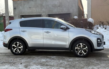 KIA Sportage IV рестайлинг, 2020 год, 2 400 000 рублей, 3 фотография