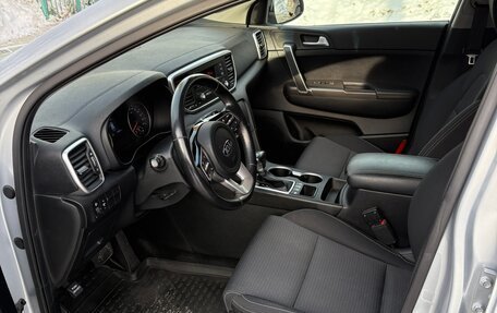 KIA Sportage IV рестайлинг, 2020 год, 2 400 000 рублей, 11 фотография