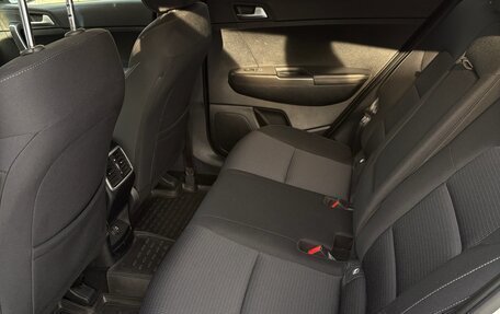 KIA Sportage IV рестайлинг, 2020 год, 2 400 000 рублей, 17 фотография