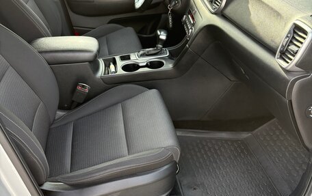 KIA Sportage IV рестайлинг, 2020 год, 2 400 000 рублей, 13 фотография