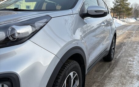 KIA Sportage IV рестайлинг, 2020 год, 2 400 000 рублей, 8 фотография