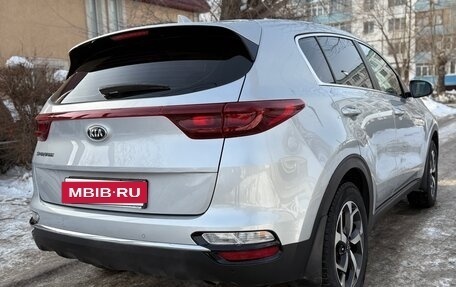 KIA Sportage IV рестайлинг, 2020 год, 2 400 000 рублей, 4 фотография