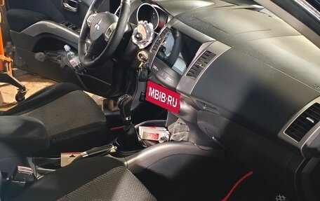 Mitsubishi Outlander III рестайлинг 3, 2007 год, 735 000 рублей, 12 фотография