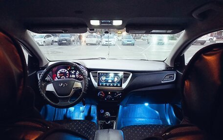 Hyundai Solaris II рестайлинг, 2017 год, 760 000 рублей, 27 фотография