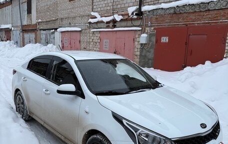 KIA Rio IV, 2020 год, 1 350 000 рублей, 2 фотография