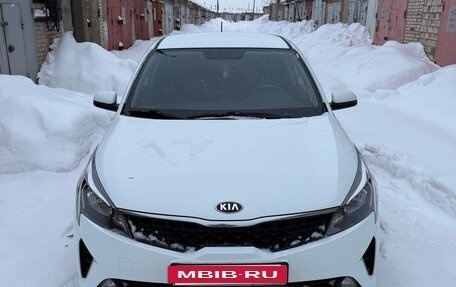 KIA Rio IV, 2020 год, 1 350 000 рублей, 3 фотография