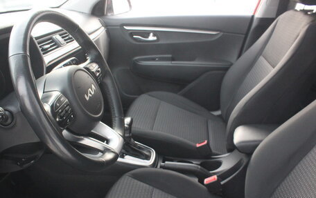 KIA Rio IV, 2021 год, 1 797 000 рублей, 10 фотография