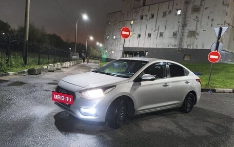 Hyundai Solaris II рестайлинг, 2017 год, 860 000 рублей, 2 фотография