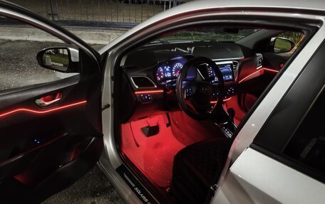 Hyundai Solaris II рестайлинг, 2017 год, 860 000 рублей, 12 фотография