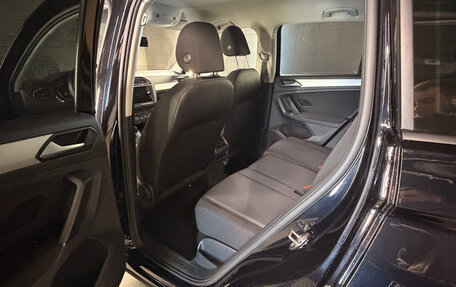 Volkswagen Tiguan II, 2019 год, 2 740 000 рублей, 5 фотография