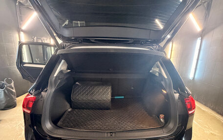 Volkswagen Tiguan II, 2019 год, 2 740 000 рублей, 15 фотография