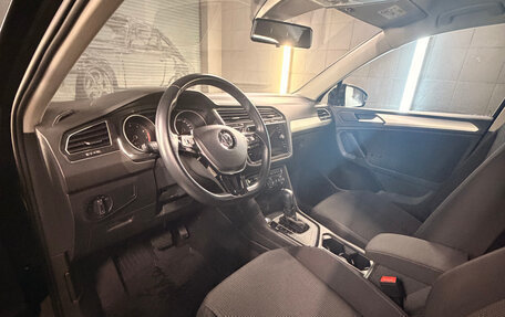 Volkswagen Tiguan II, 2019 год, 2 740 000 рублей, 3 фотография