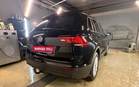 Volkswagen Tiguan II, 2019 год, 2 740 000 рублей, 8 фотография