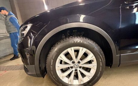 Volkswagen Tiguan II, 2019 год, 2 740 000 рублей, 18 фотография