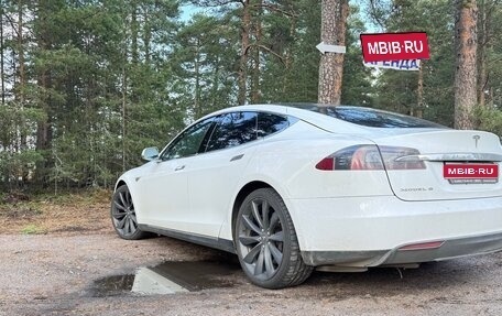 Tesla Model S I, 2013 год, 2 200 000 рублей, 1 фотография