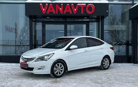Hyundai Solaris II рестайлинг, 2015 год, 1 090 000 рублей, 1 фотография