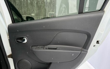 Renault Logan II, 2016 год, 600 000 рублей, 18 фотография