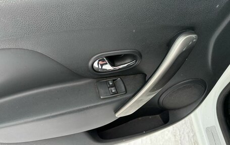 Renault Logan II, 2016 год, 600 000 рублей, 13 фотография