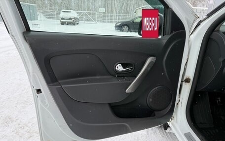 Renault Logan II, 2016 год, 600 000 рублей, 12 фотография