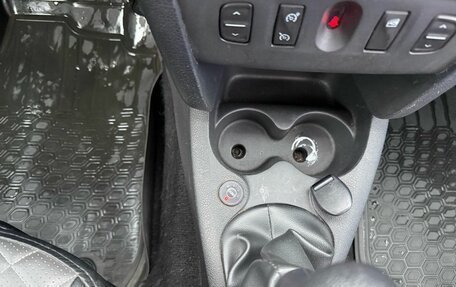 Renault Logan II, 2016 год, 600 000 рублей, 26 фотография