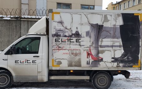 Volkswagen Transporter T6 рестайлинг, 2016 год, 1 900 000 рублей, 3 фотография