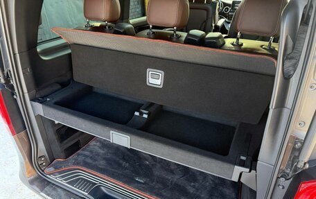 Mercedes-Benz V-Класс, 2016 год, 6 650 000 рублей, 3 фотография