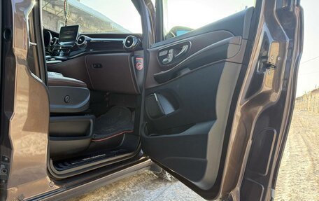 Mercedes-Benz V-Класс, 2016 год, 6 650 000 рублей, 14 фотография