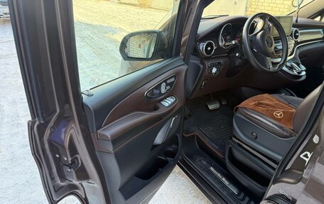 Mercedes-Benz V-Класс, 2016 год, 6 650 000 рублей, 19 фотография