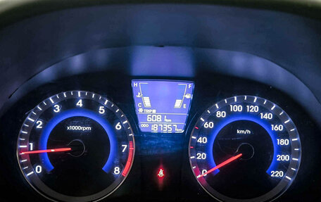 Hyundai Solaris II рестайлинг, 2012 год, 650 000 рублей, 13 фотография