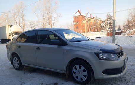 Volkswagen Polo VI (EU Market), 2011 год, 610 000 рублей, 2 фотография