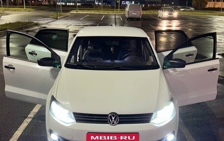 Volkswagen Polo VI (EU Market), 2014 год, 800 000 рублей, 3 фотография