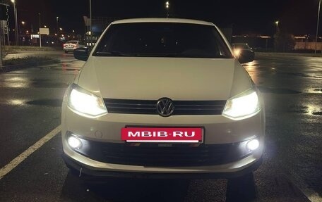 Volkswagen Polo VI (EU Market), 2014 год, 800 000 рублей, 10 фотография