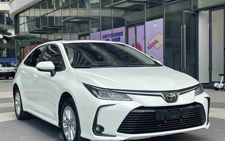 Toyota Corolla, 2022 год, 1 590 000 рублей, 2 фотография