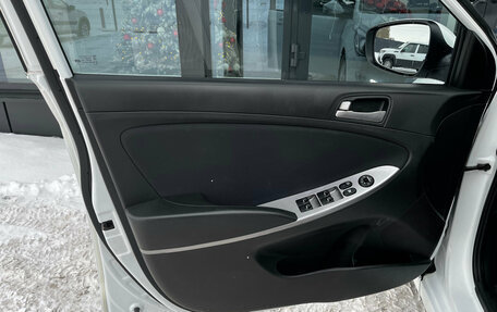 Hyundai Solaris II рестайлинг, 2015 год, 1 090 000 рублей, 11 фотография