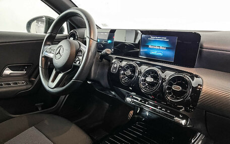 Mercedes-Benz A-Класс, 2019 год, 2 147 000 рублей, 9 фотография