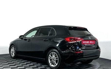 Mercedes-Benz A-Класс, 2019 год, 2 147 000 рублей, 7 фотография