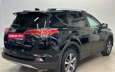 Toyota RAV4, 2018 год, 2 490 000 рублей, 4 фотография