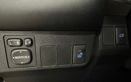 Toyota RAV4, 2018 год, 2 490 000 рублей, 10 фотография