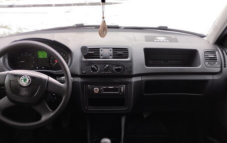 Skoda Fabia II, 2011 год, 350 000 рублей, 5 фотография