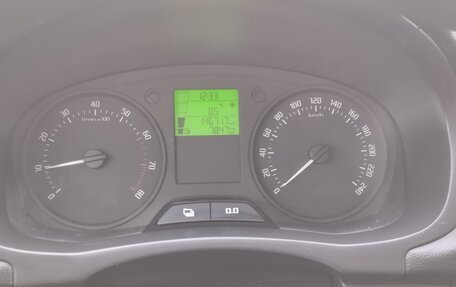 Skoda Fabia II, 2011 год, 350 000 рублей, 6 фотография