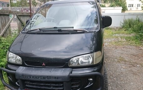 Mitsubishi Delica IV, 1994 год, 900 000 рублей, 3 фотография